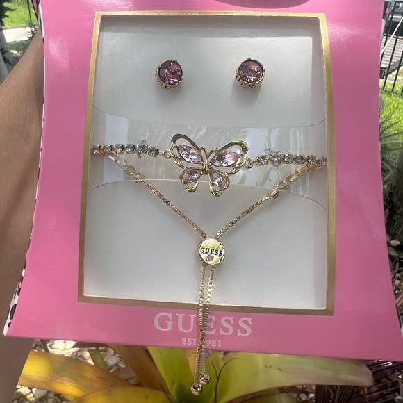 GUESS Gold-Tone Pink Crystal Butterfly 🦋 Slider Bracelet & Stud Earrings Set - Picture 8 of 12